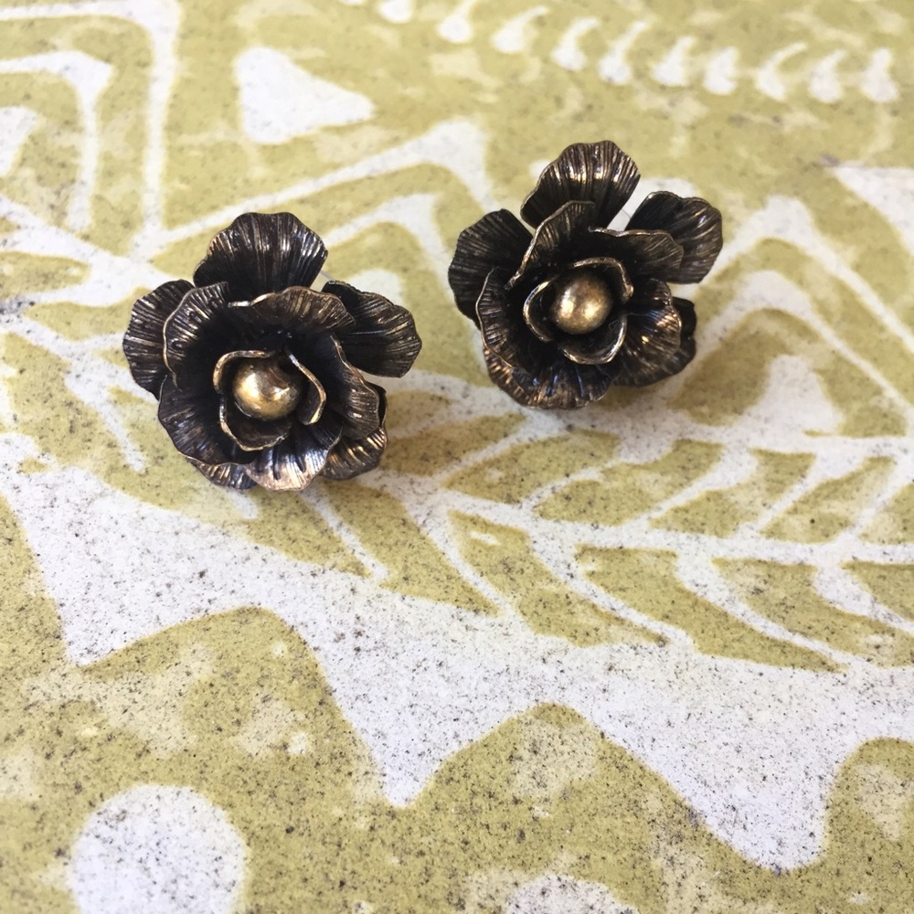Brushed metal flower stud earrings